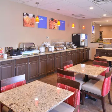 Comfort Inn & Suites Fayetteville-University Area