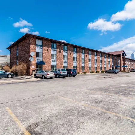 Motel 6 Naperville, IL
