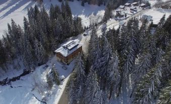 1861 Chatel Hostel