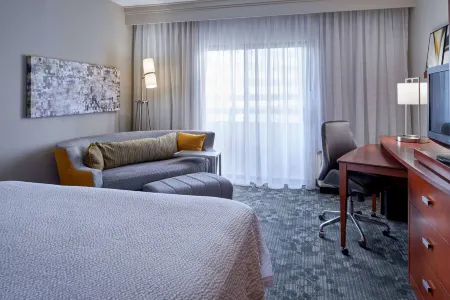 Sonesta Select Indianapolis Carmel Отели рядом с достопримечательностью «Кармель Клей Ветеранс Мемориал Фридом Серкл»