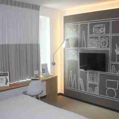 B&B HOTEL Mons Gare Rooms