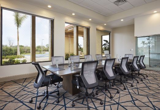 2. 더블트리 바이 ..