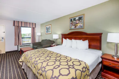 Baymont by Wyndham Clarksville Northeast Hotels in Clarksville
