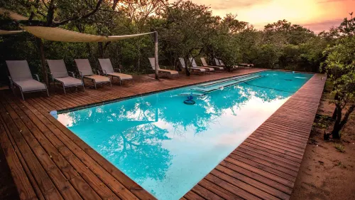 Royal Thonga Safari Lodge Hotels in Emangusi