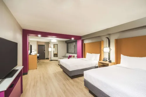 La Quinta Inn & Suites by Wyndham Chattanooga-Hamilton Place Hotels in Harrison