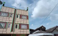 Guest House Taman Sari Syariah Hotel dekat Galaxy Swalayan