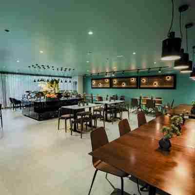 Avior Hotel Dining/Meeting Rooms