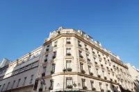 Grand Hotel Saint Michel Các khách sạn gần St. Sulpice Fountain