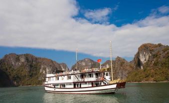 Halong Bay Hai Au Cruise