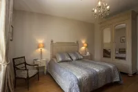 Maison d'hôtes et Chambre d'hôtes de Charme Les Bruhasses Hôtels à : Maignaut-Tauzia