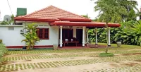 Villa Thotiya Hotels near Kaluwamodara Praweni Paththini Dewalaya