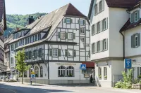 Flair Hotel Vier Jahreszeiten Hotels near Wasserfallsteig