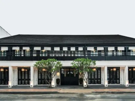 99 the Heritage Hotel