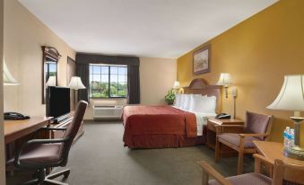 Days Inn & Suites by Wyndham San Antonio North/Stone Oak