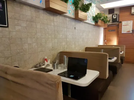 Hotel Swagat Отели рядом с достопримечательностью «Пандав Бгаван Комплекс»