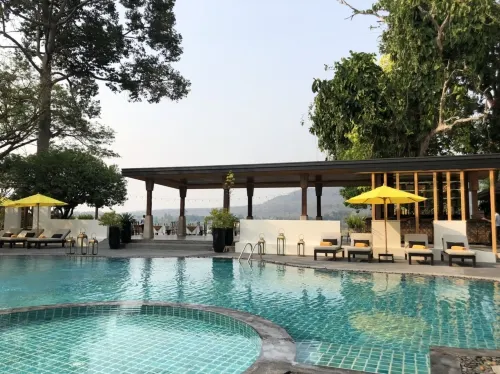 ทอแสง เฮอริเทจ โขงเจียม - ที่มีบาร์