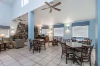 Days Inn by Wyndham Las Vegas NM - breakfast