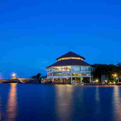 Malaika Beach Resort Hotel Exterior