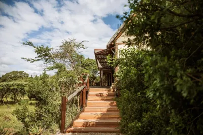 Bush Lodge (Amakhala GR) Hotels near Shamwari Private Game Reserve in the Eastern Cape