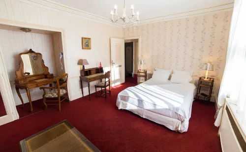 Hotel Meurice Hotels in Calais