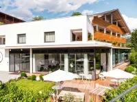 Design Hotel Tyrol Отели в г. Rabla