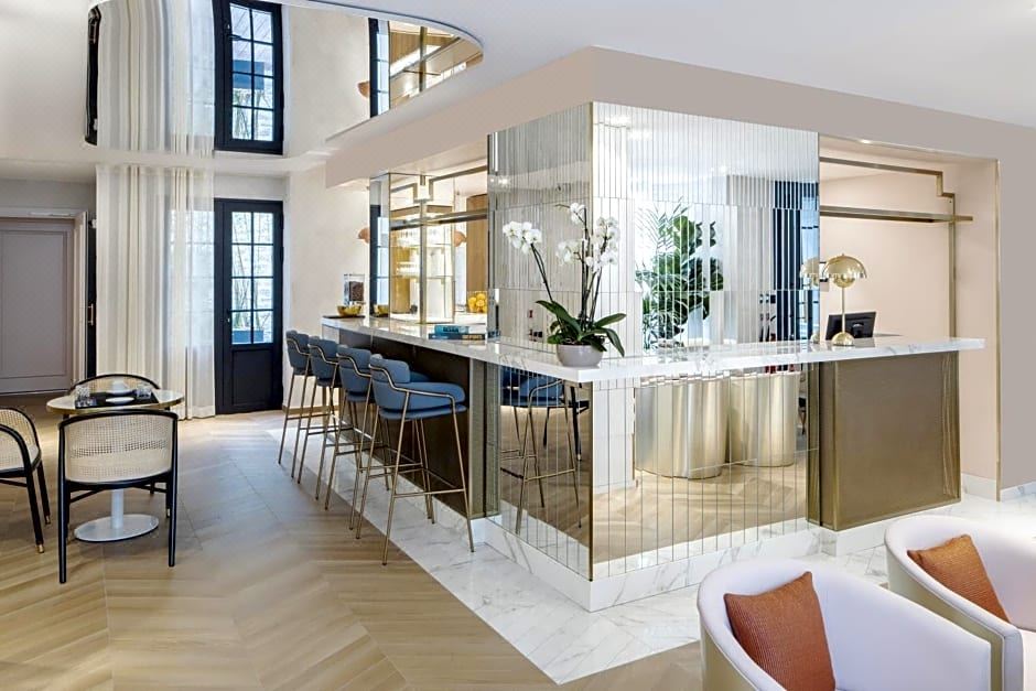 5. 호텔 파리지앵느..