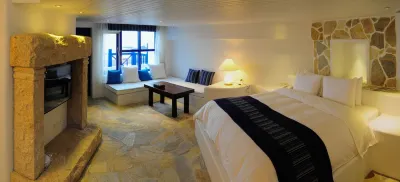 Chateau Villa Hotels near 401 Highland