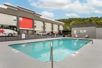 Best Western Plus Magnolia Inn  Suites - Pools