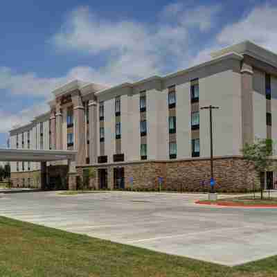 Hampton Inn & Suites Ardmore Hotel Exterior