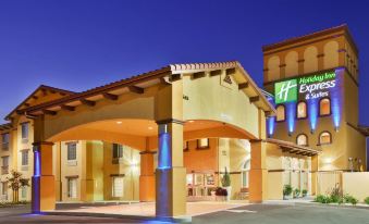 Holiday Inn Express & Suites Willows