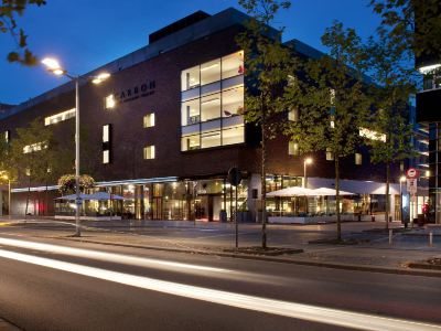 Carbon Hotel