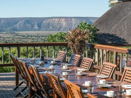 Woodbury Lodge – Amakhala Game Reserve Отели в г. Grahamstown