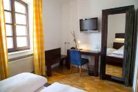 Landhotel Battenheimer Hof فنادق في Guntersblum