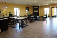 Home Gate Inn & Suites - Parking