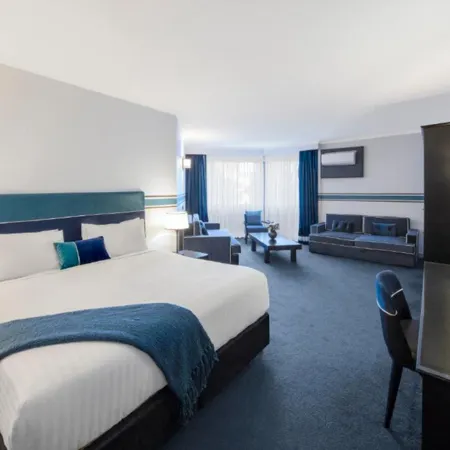 Ramada By Wyndham Diplomat Canberra