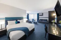 Ramada By Wyndham Diplomat Canberra Hotels in Kingston