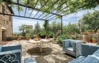 Monticchiello Apartment in the Historical Village with Garden Pienza, Siena