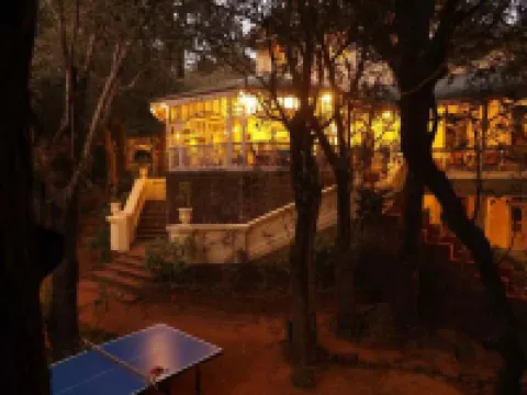 Dune Barr House - Verandah in the Forest Hotels in Matheran