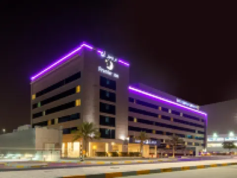 Premier Inn Abu Dhabi Airport (Business Park) Hotels near Yas Island