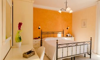 Hotel Mediterraneo - Housity