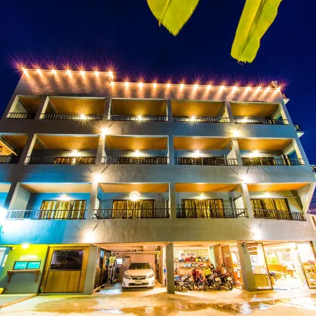 Srichada Hotel Khaolak Отели рядом с достопримечательностью «Хук-Хак-Бич»
