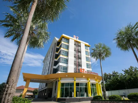 B2 Mae Sot Boutique & Budget Hotel Отели рядом с достопримечательностью «Wat Don Kaeo»