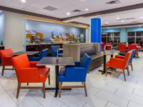 Holiday Inn Express & Suites MORRISTOWN by IHG Hotels in Hamblen County