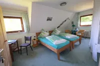 Frauenpension Arleta - Women Only