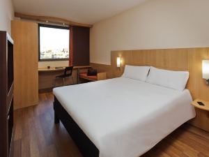 Ibis Barcelona Glories 22