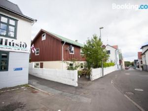 Lovely 2- bedroom apartment in central Tórshavn