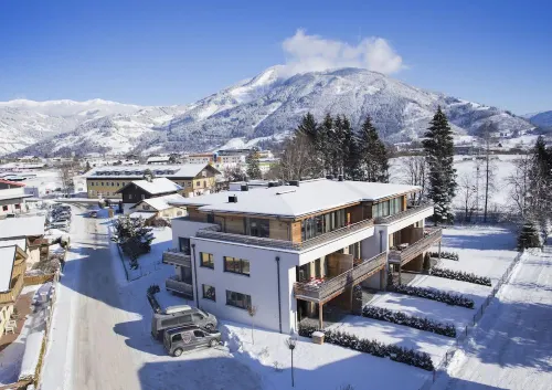 Ski & Golf Suites Zell am See by Alpin Rentals - Incl Summercard فنادق في Bruck an der GroBglocknerstraBe