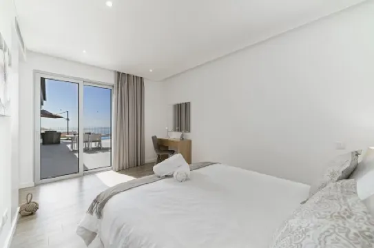 OurMadeira - Calheta Heights, Modern