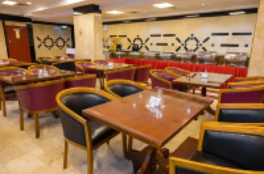 โรงแรมทรี 888