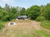 "Hilde" - 1.7km from the Sea